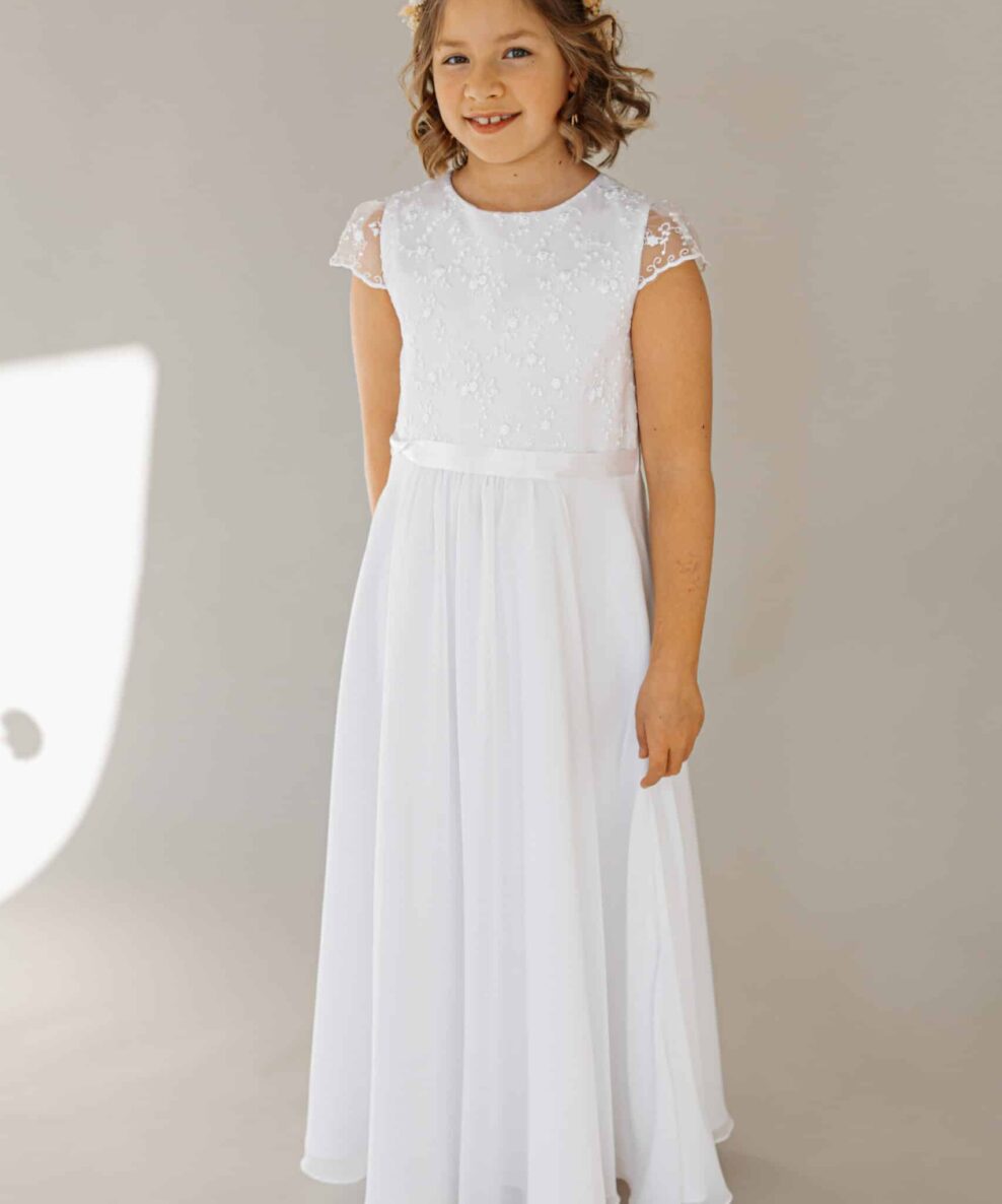 Kommunionkleid mit schlichtem Rock und Spitzenoberteil mit Ärmelchen