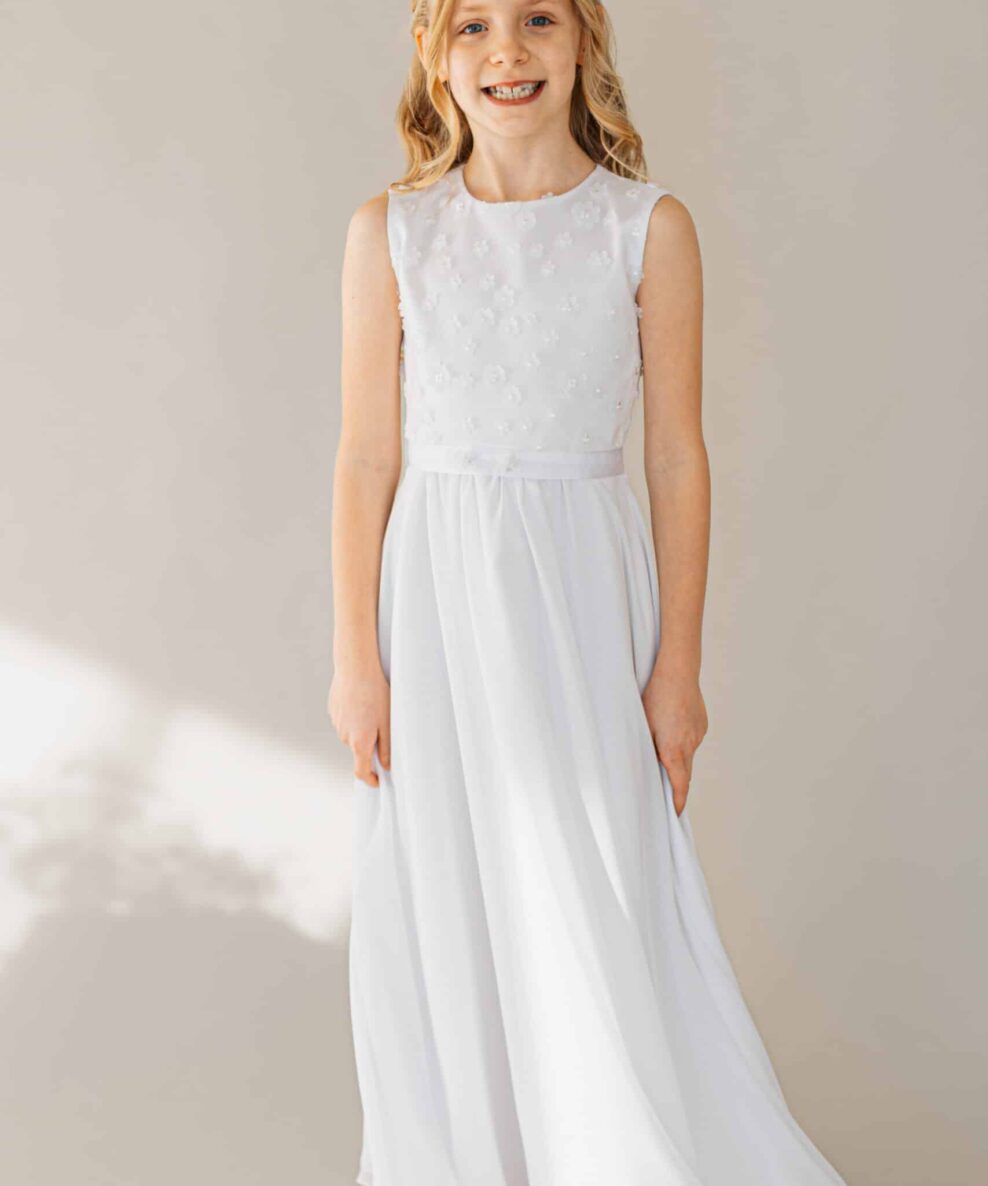 Schlichtes Kommunionkleid mit 3D Blumen und Chiffon Rock