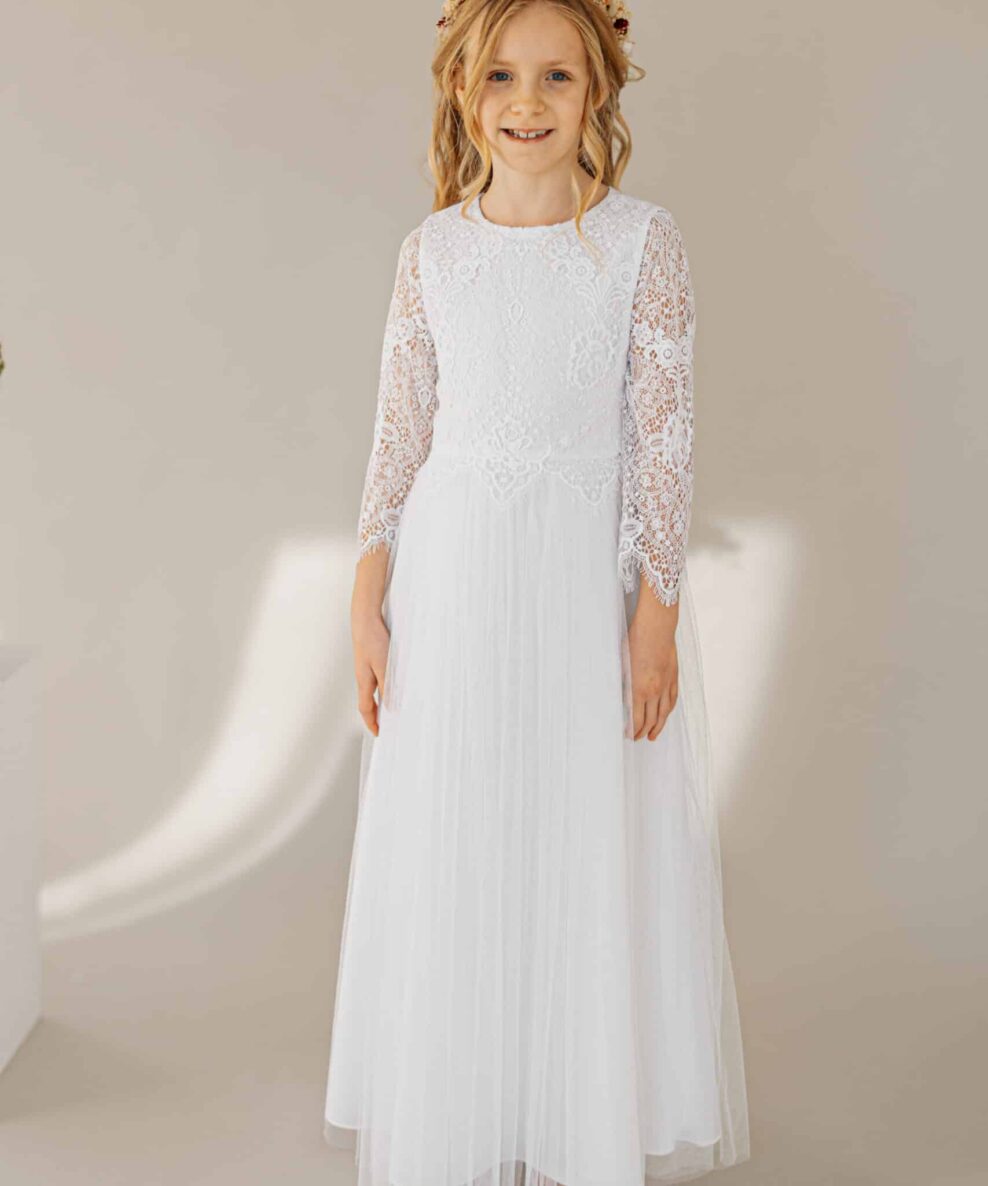Kommunionkleid mit zarter Spitze und langen Ärmeln